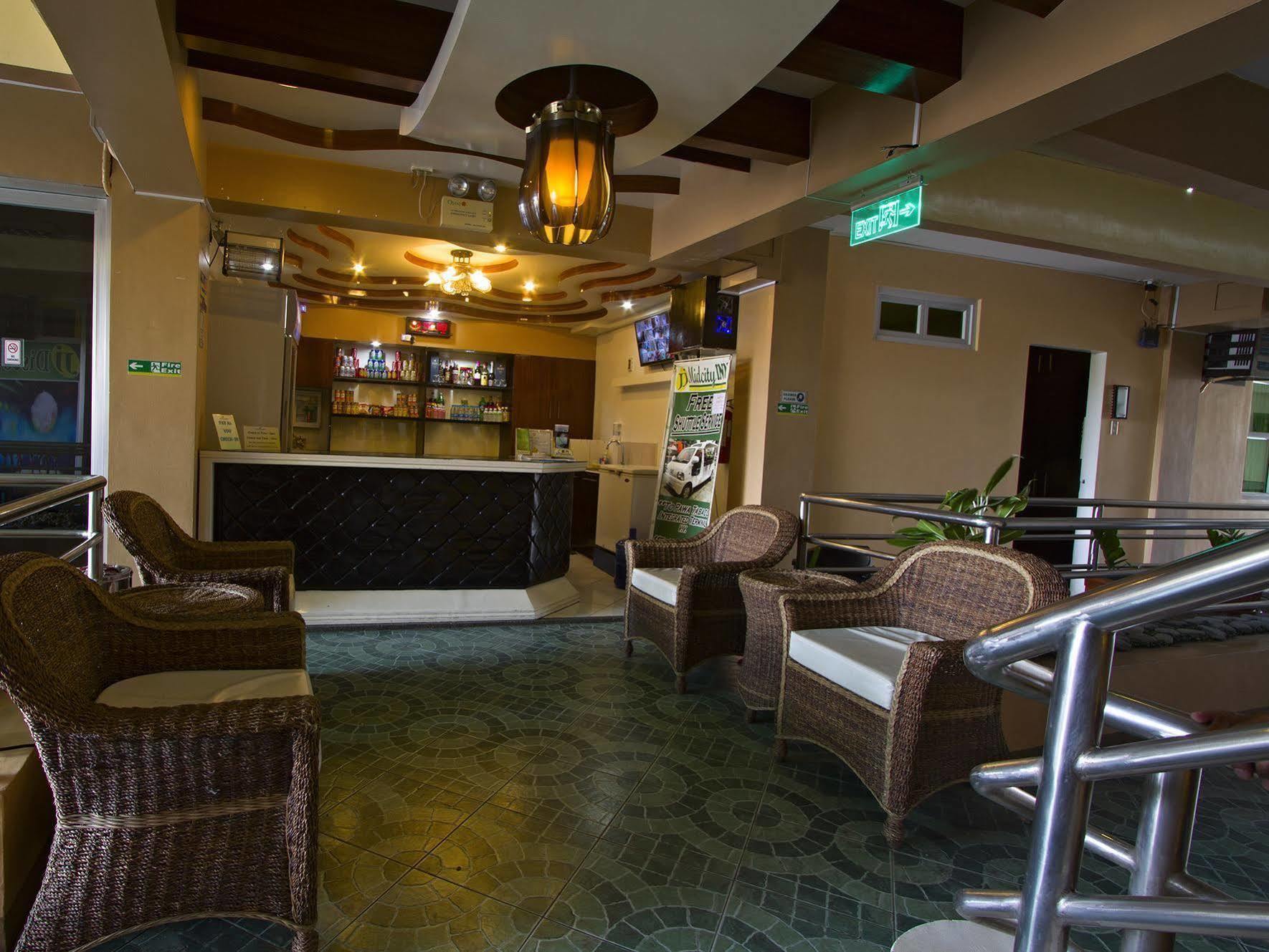 Jj Midcity Inn Tabaco Екстериор снимка