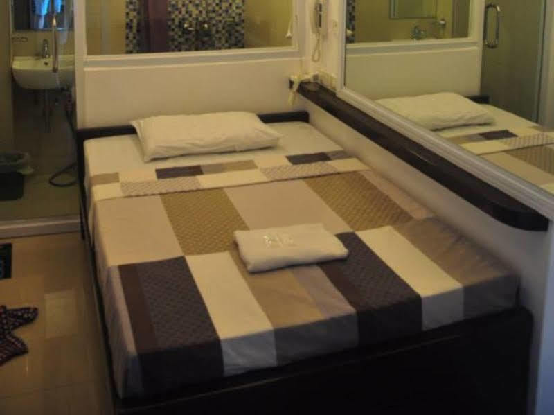 Jj Midcity Inn Tabaco Екстериор снимка